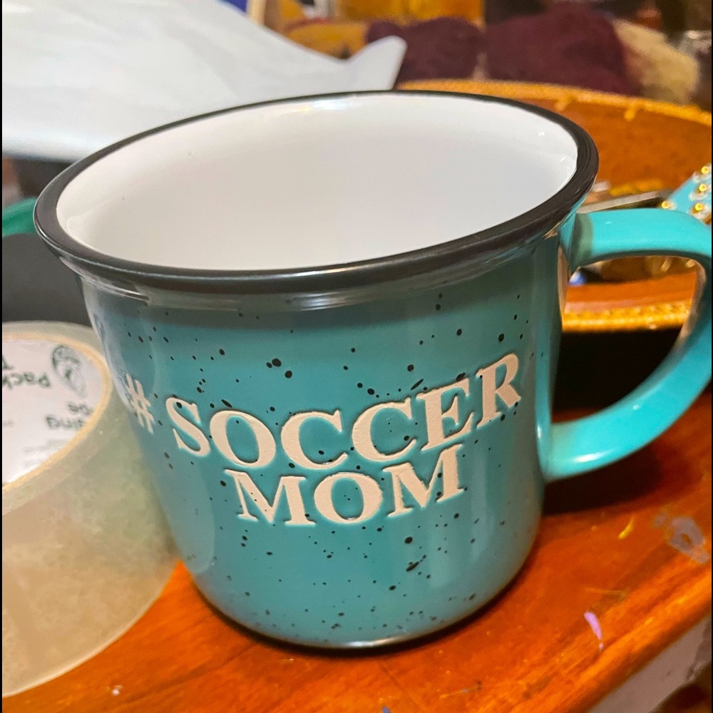 Fun gift! SOCCER MOM COFFEE MUG.